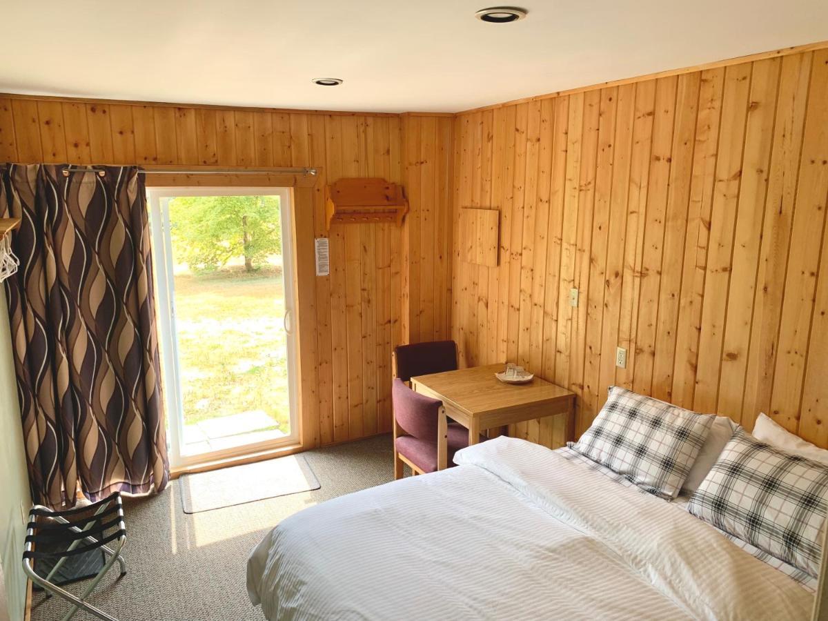 The Messy Owl Inn & Eco Haven Likely Extérieur photo